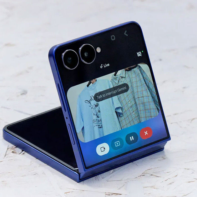 گوشی موبایل سامسونگ مدل Galaxy Z Flip 7 تک سیمکارت ظرفیت 512 گیگابایت و رم 12 گیگابایت - ویتنام